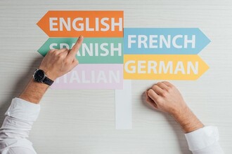 Aké výhody ponúka klientom prekladateľská agentúra oproti freelance prekladateľovi?